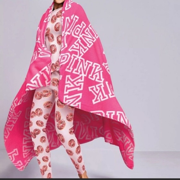 PINK Victoria's Secret Accessories - VS PINK blanket